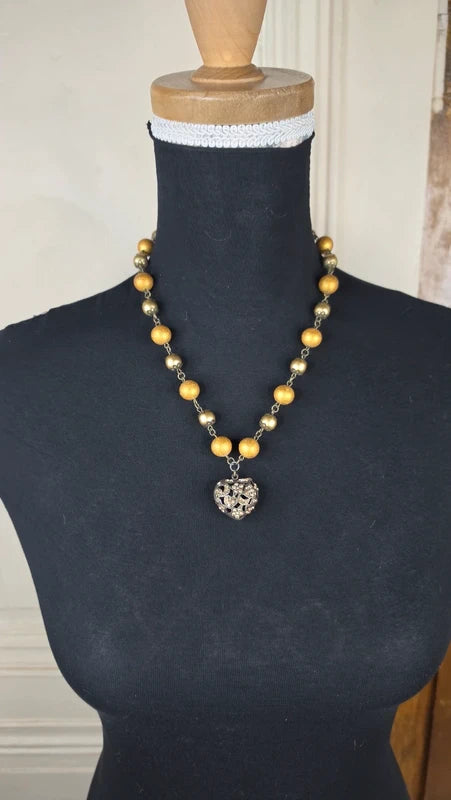 collier vintage - perles doré - pendentif coeur ajouré - strass bronze