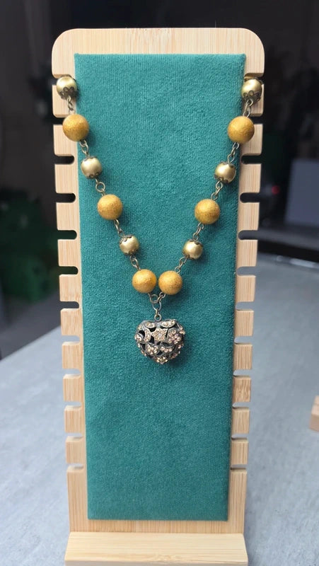 collier vintage - perles doré - pendentif coeur ajouré - strass bronze