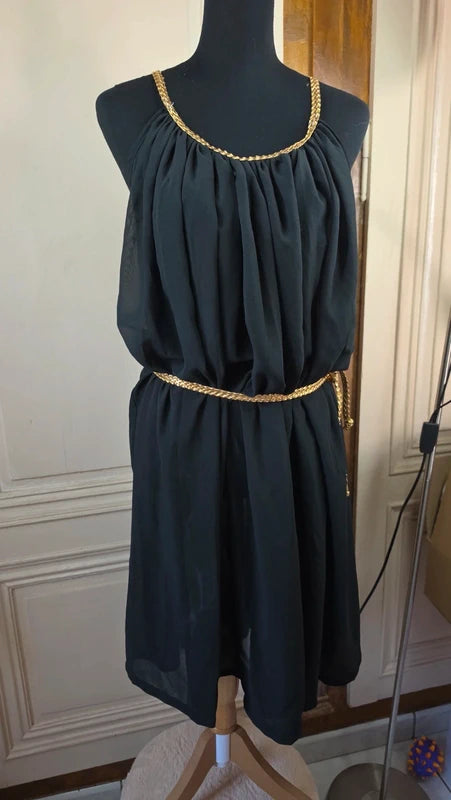 superbe robe noire - ceinture tresse doré - taille unique - large plage été - élégante - taille unique 38 au 46