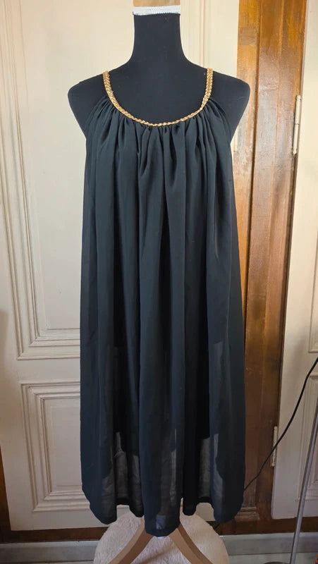 superbe robe noire - ceinture tresse doré - taille unique - large plage été - élégante - taille unique 38 au 46