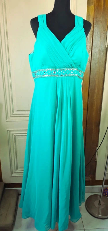 robe mariage cérémonie - neuf -  vert -  taille 52 -  perles sequins - idéale pour un 46