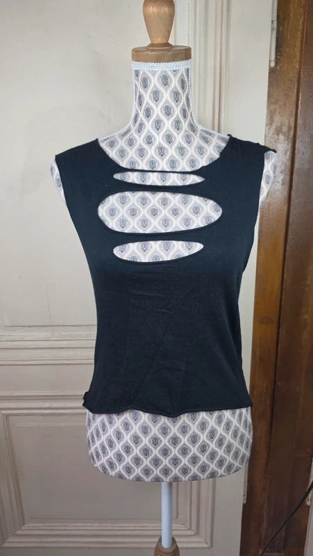 débardeur noir - taille L 40 42 - très original - altenative - ajouré devant et dos