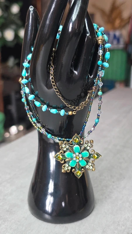 collier vintage - bleu turquoise vert perles strass - brillant - pendentif fleur