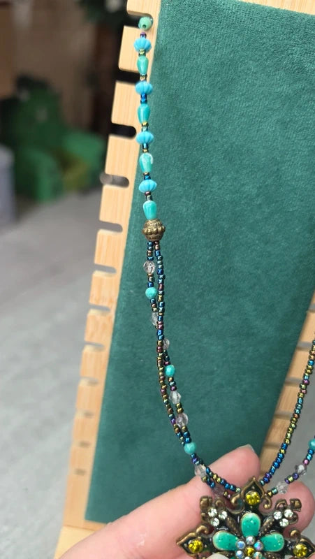 collier vintage - bleu turquoise vert perles strass - brillant - pendentif fleur
