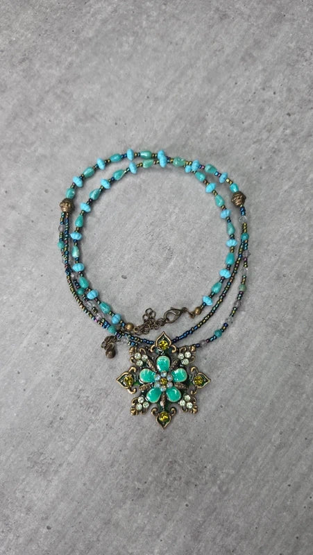 collier vintage - bleu turquoise vert perles strass - brillant - pendentif fleur
