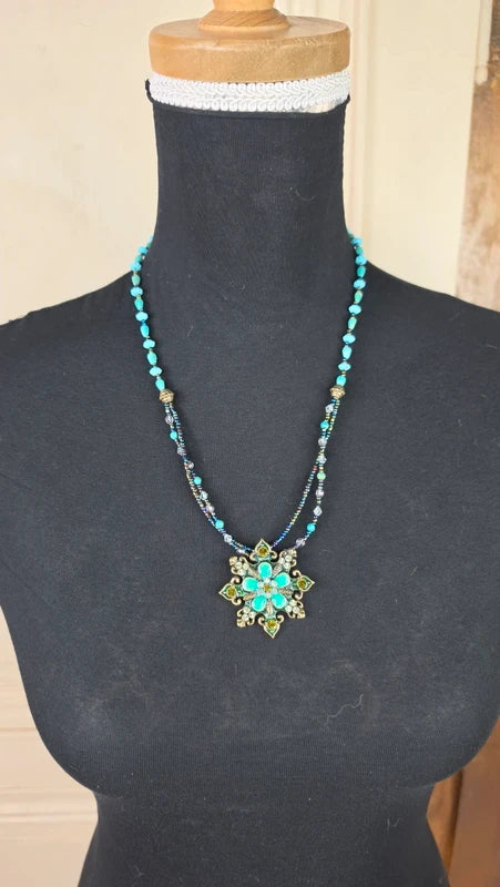 collier vintage - bleu turquoise vert perles strass - brillant - pendentif fleur