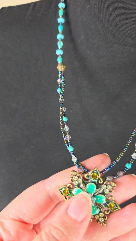 collier vintage - bleu turquoise vert perles strass - brillant - pendentif fleur